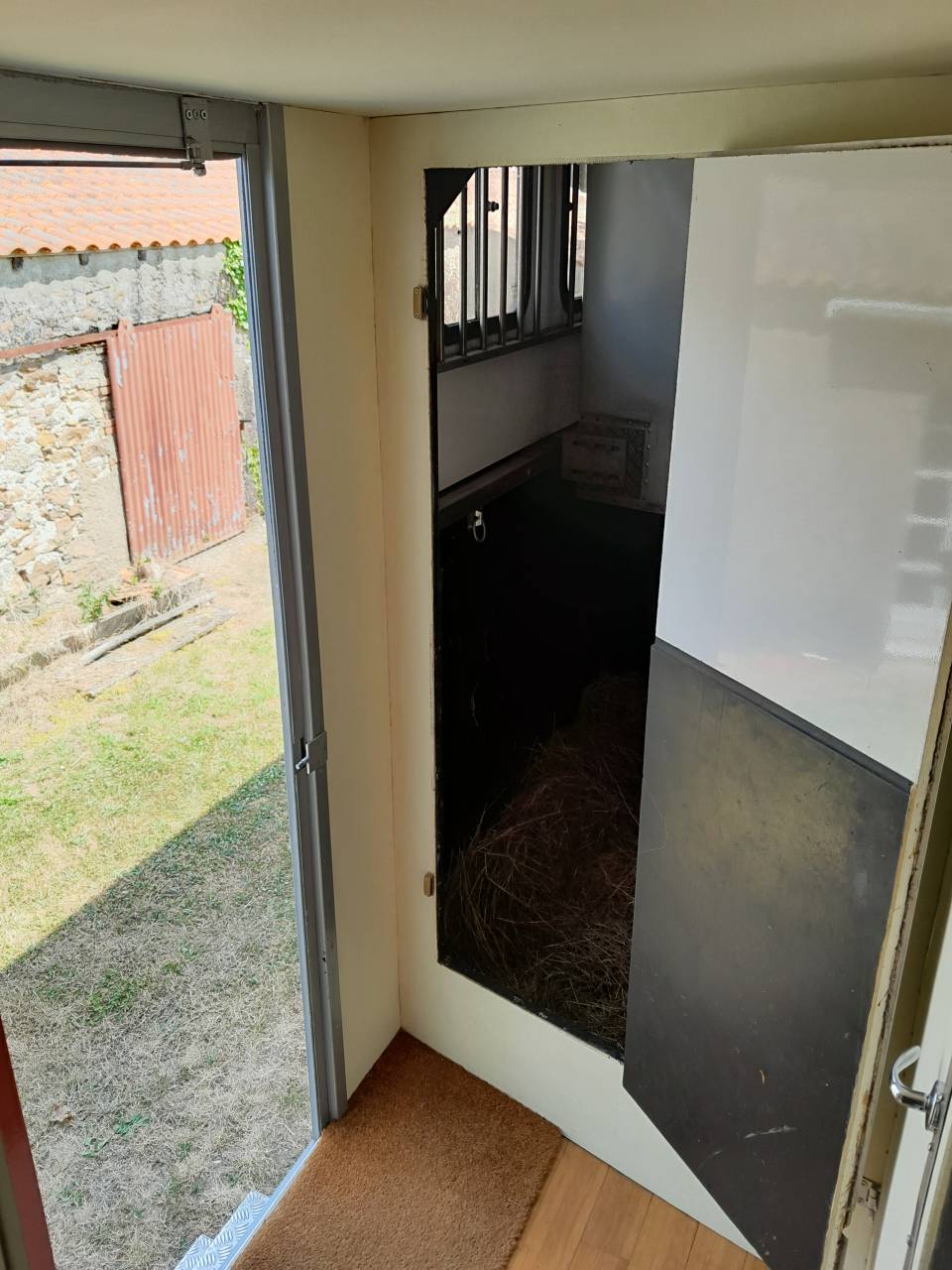 Camion MAN transport de 4 grands chevaux avec home-car