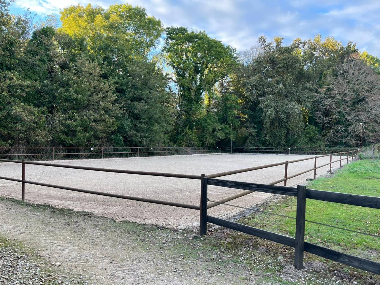 PROPRIÉTÉ EQUESTRE EXCEPTIONNELLE à 25 km de Paris !