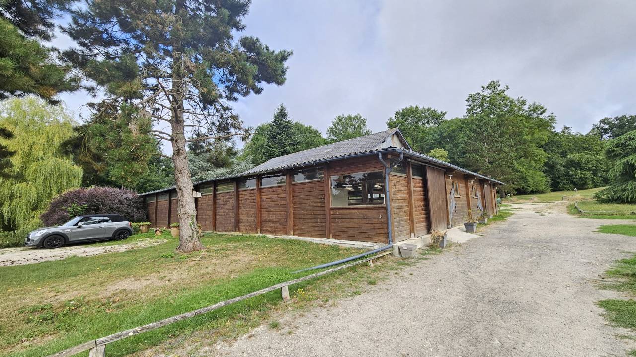 Écurie de charme proche Paris - 6ha