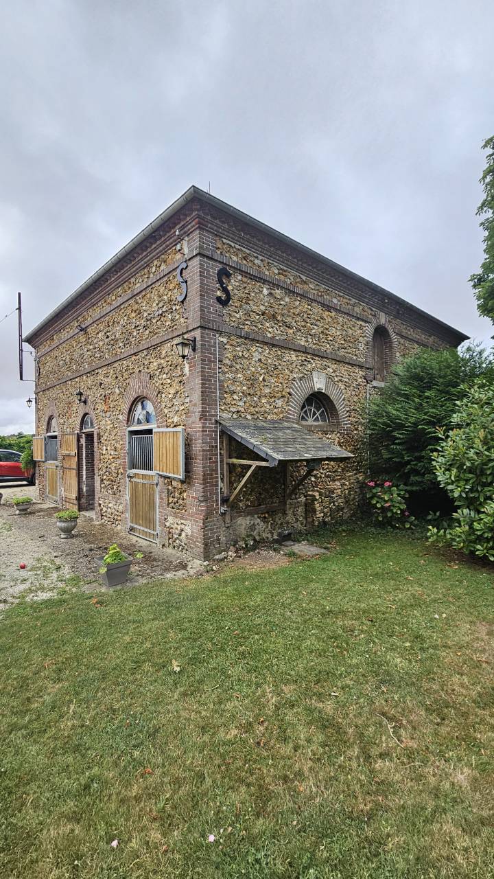 &Eacute;curie de charme proche Paris - 6ha