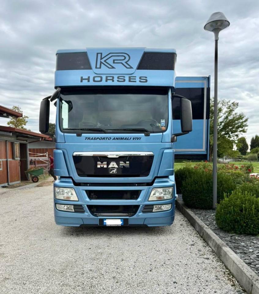 Man 26 400/ Krismar/2012/pop out/203.000km/222.000ht