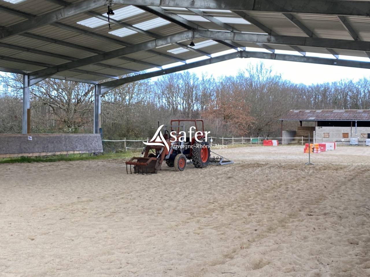 Propriété avec habitation et installations équestres proche R