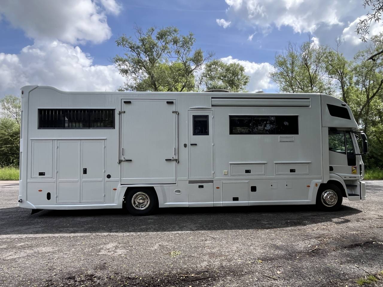 IVECO EUROCARGO 160E28 STX POP OUT