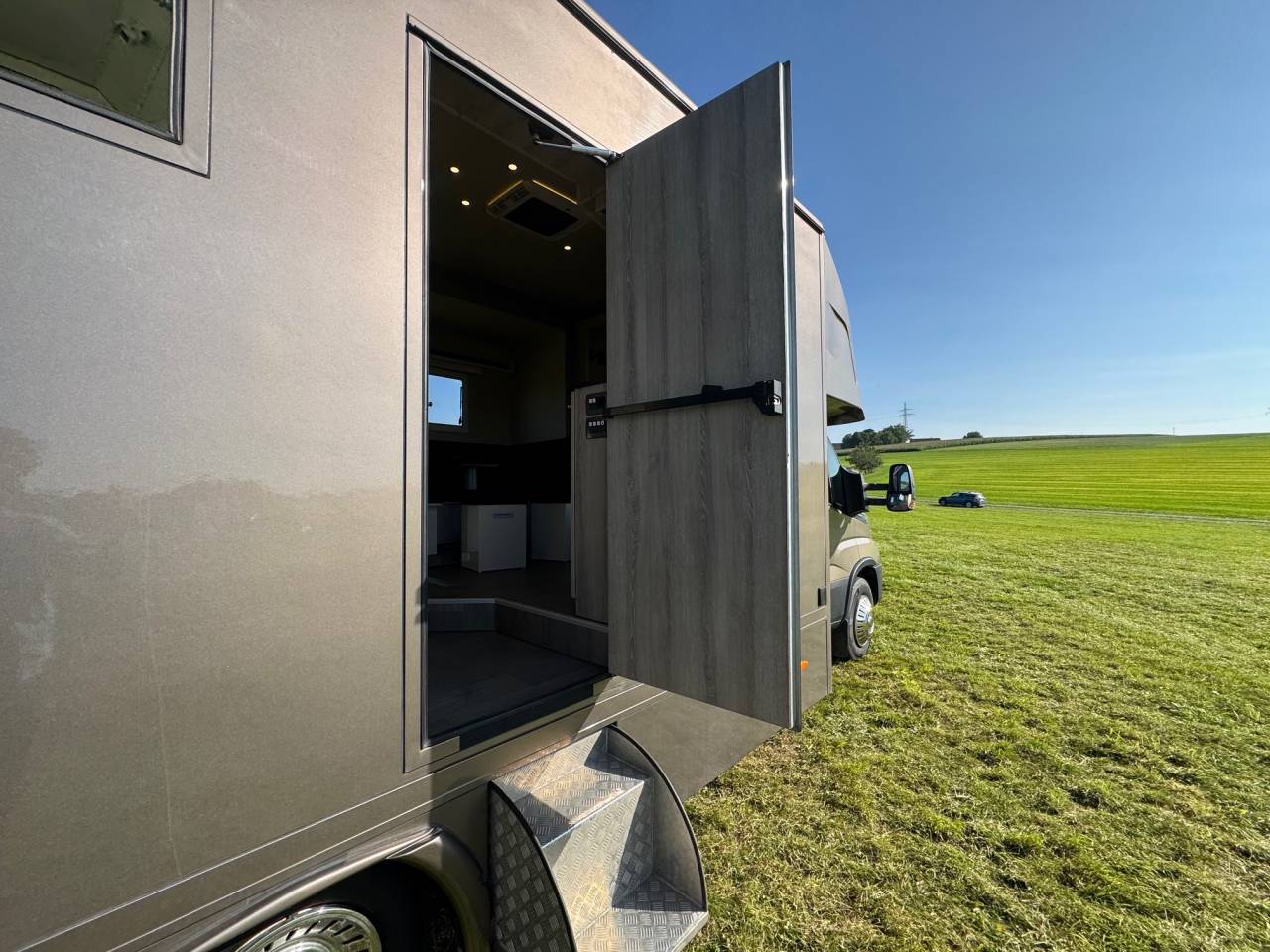 IVECO DAILY 70C18 POP OUT