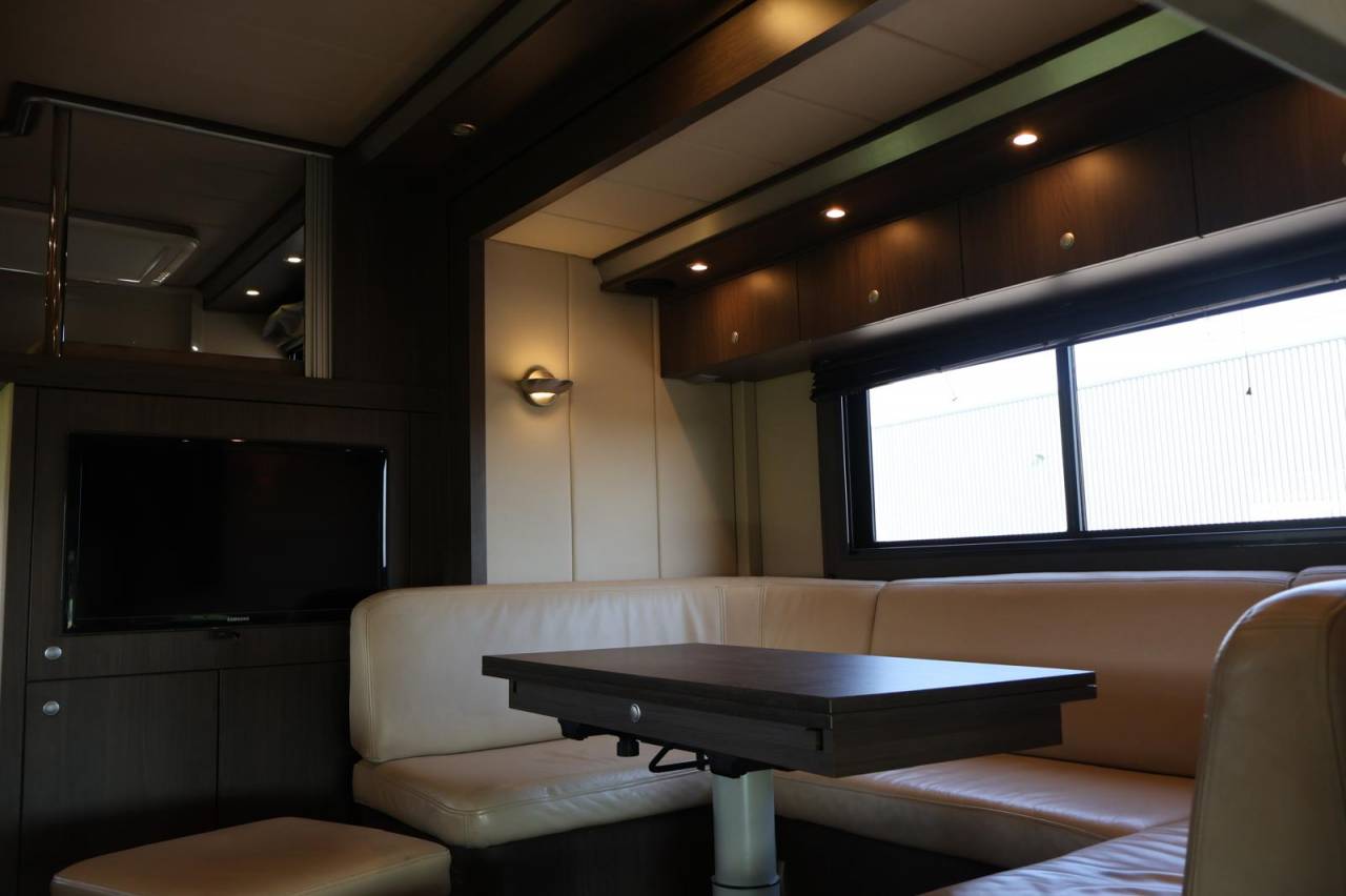 IVECO 26.360 STX - 6 CHEVAUX - POP OUT - VENDU