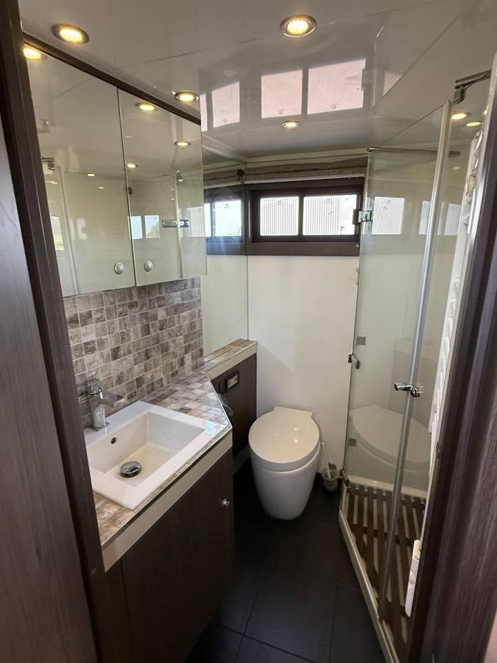 IVECO 26.360 STX - 6 CHEVAUX - POP OUT - VENDU