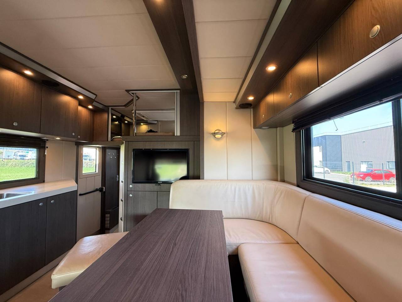 IVECO 26.360 STX - 6 CHEVAUX - POP OUT - VENDU