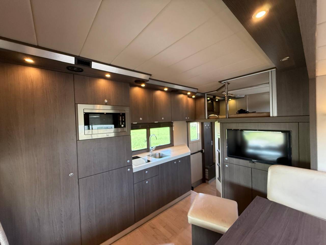 IVECO 26.360 STX - 6 CHEVAUX - POP OUT - VENDU