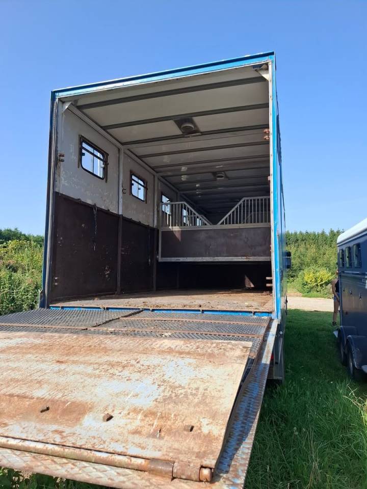 Camion Renault pour 10 chevaux