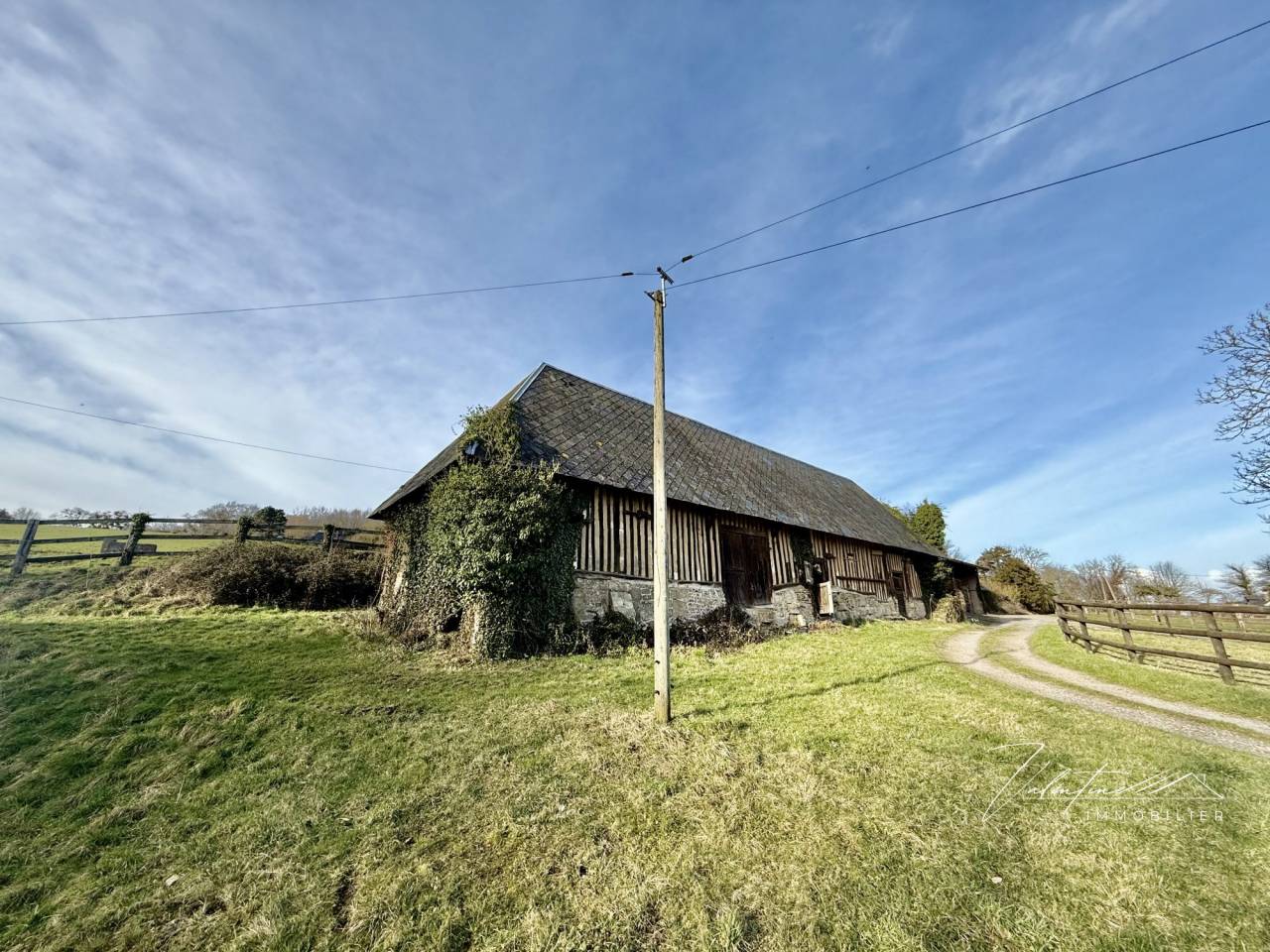 BÂTIMENT AGRICOLE À RÉNOVER