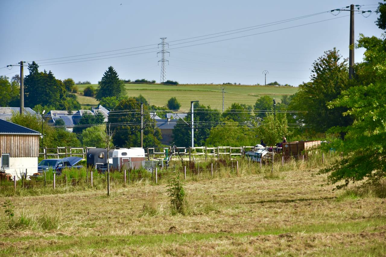 À VENDRE – Centre équestre & Société 