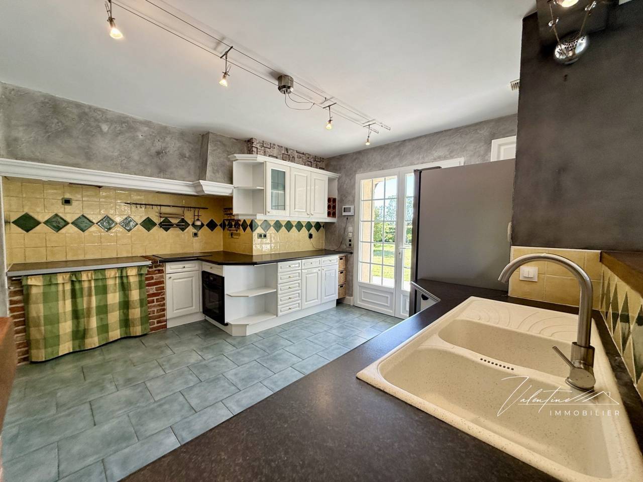 RAVISSANTE PROPRIÉTÉ AUX PORTES DE PONT L'ÉVÊQUE