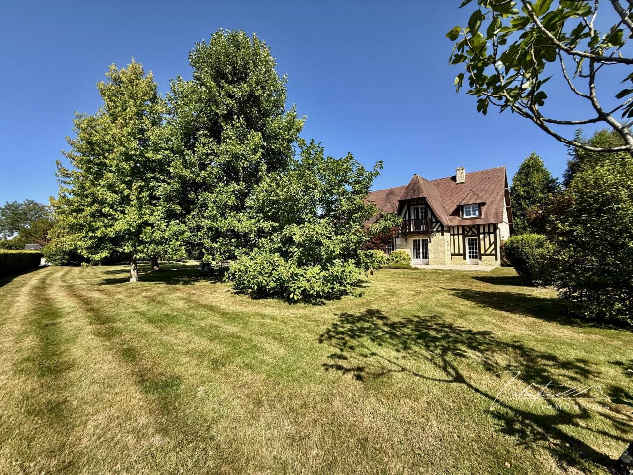 RAVISSANTE PROPRIÉTÉ AUX PORTES DE PONT L'ÉVÊQUE