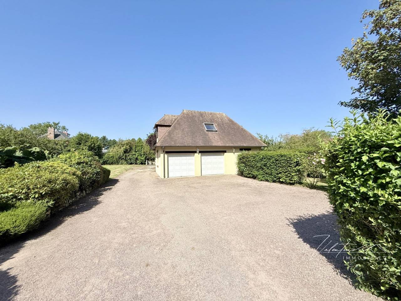 RAVISSANTE PROPRIÉTÉ AUX PORTES DE PONT L'ÉVÊQUE