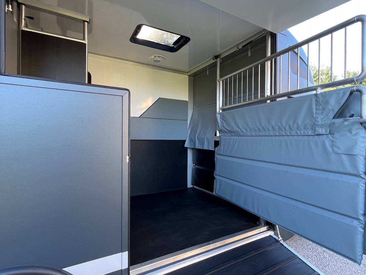 PEUGEOT BOXER BLUEHDI 165 MSG STALLION LIGHT