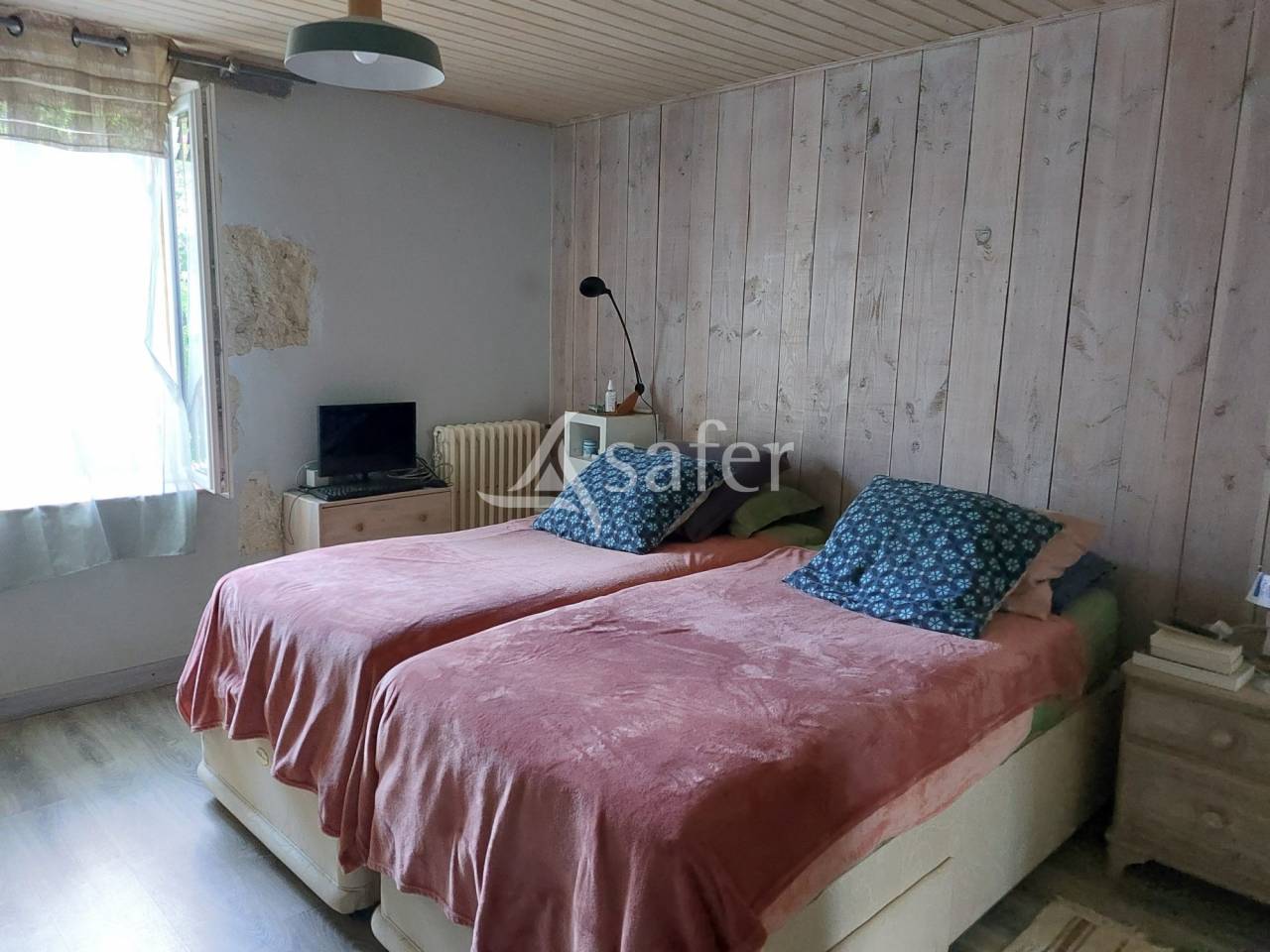 Propriété avec maison et 2 gîtes sur 12ha, sud Dordogne