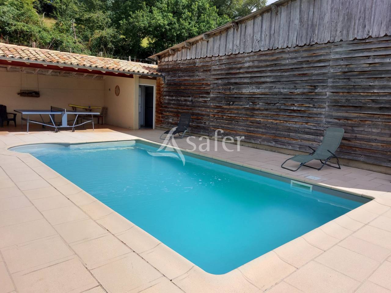 Propriété avec maison et 2 gîtes sur 12ha, sud Dordogne