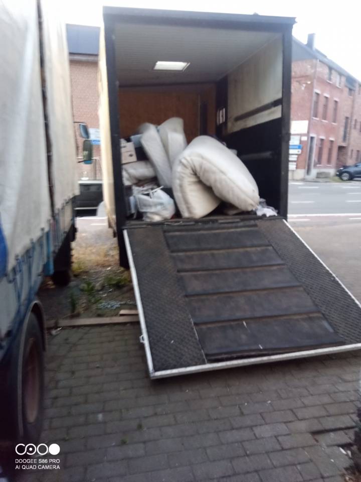 DAF 400 de 1990 pour le transport des chevaux : 3.000 €