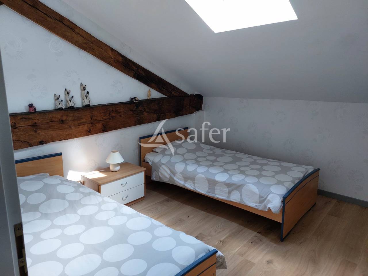 Très belle propriété en pierre avec maison, gîte et chambres