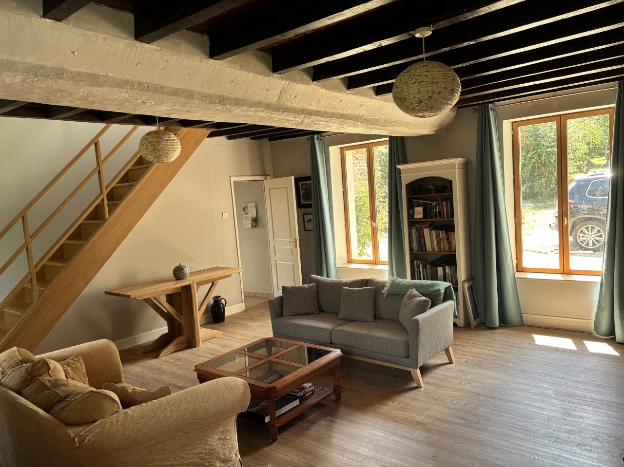 Fermette avec 2 gites, 2.2 ha, 53160 proche Mayenne