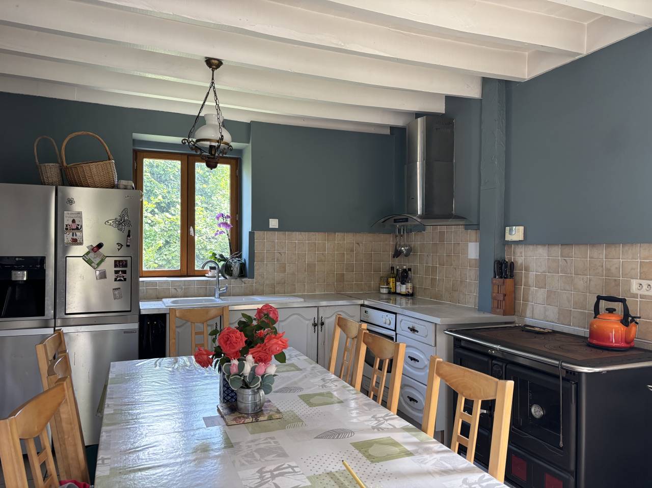 Fermette avec 2 gites, 2.2 ha, 53160 proche Mayenne