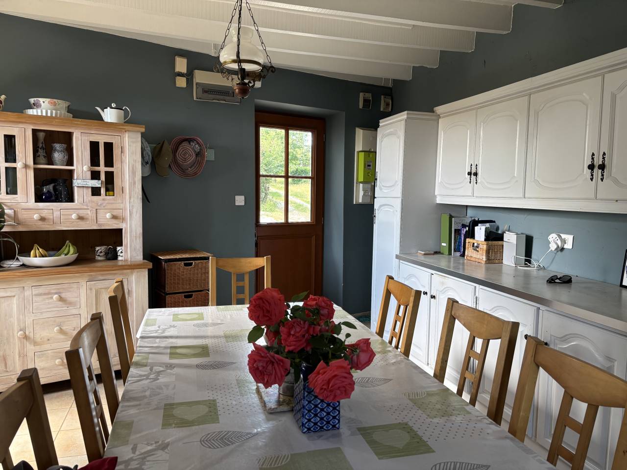 Fermette avec 2 gites, 2.2 ha, 53160 proche Mayenne