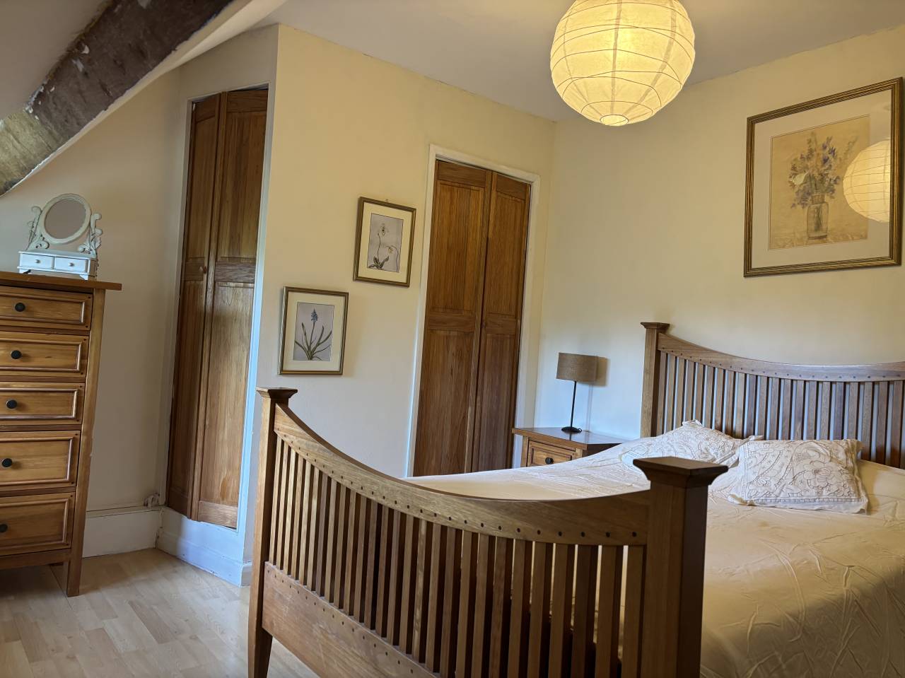 Fermette avec 2 gites, 2.2 ha, 53160 proche Mayenne