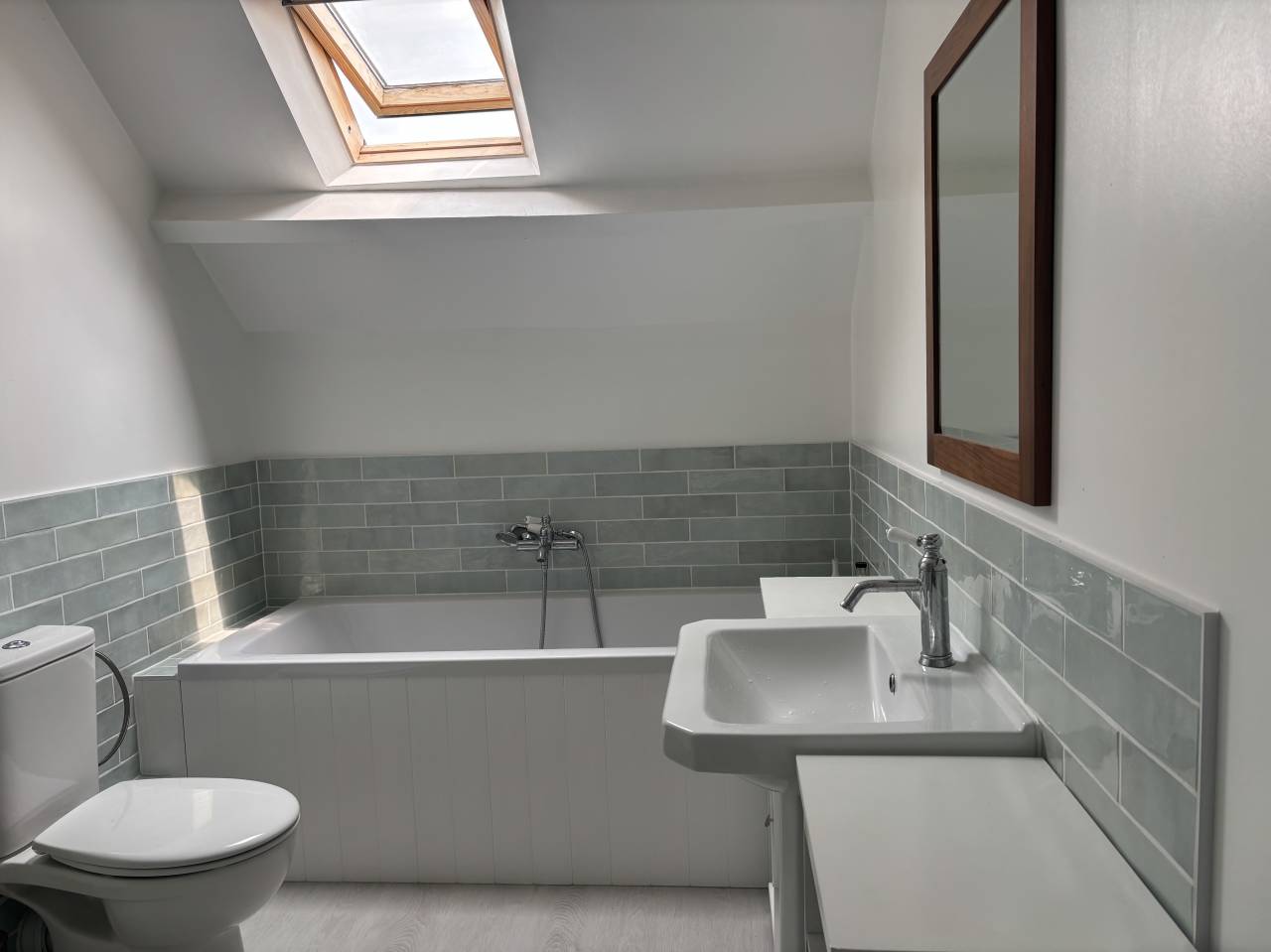 Fermette avec 2 gites, 2.2 ha, 53160 proche Mayenne