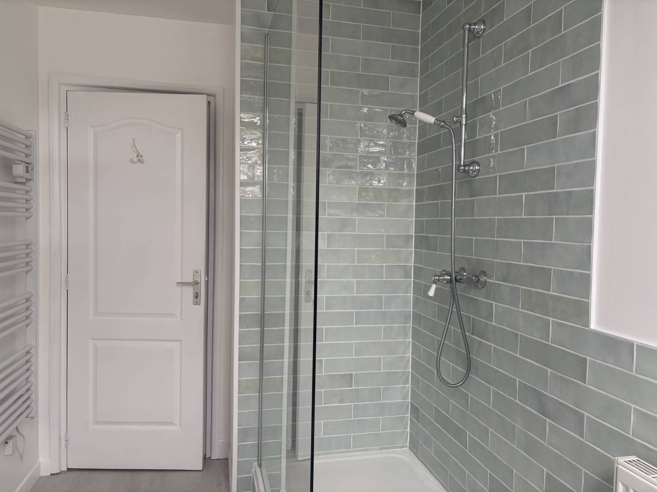 Fermette avec 2 gites, 2.2 ha, 53160 proche Mayenne