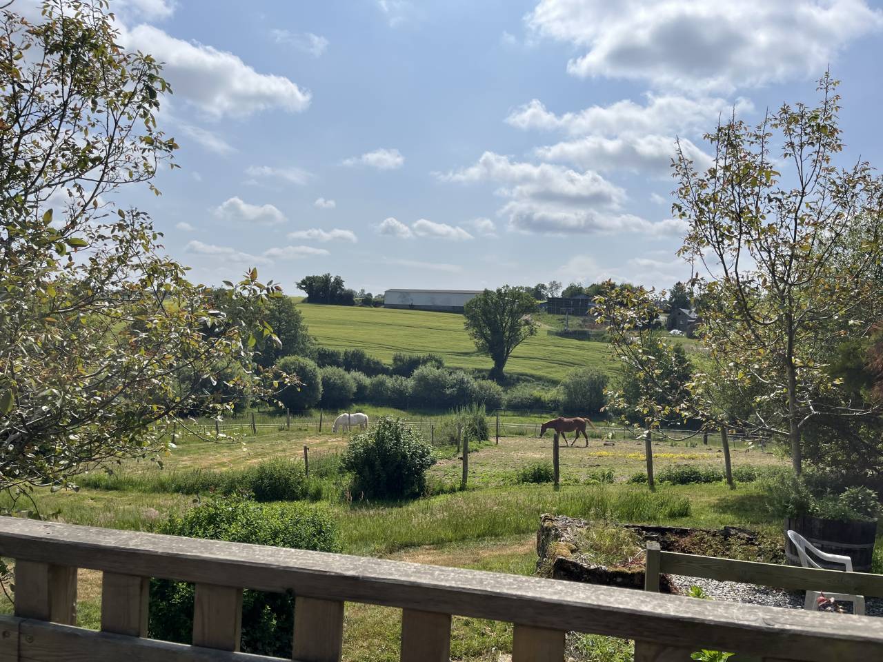 Fermette avec 2 gites, 2.2 ha, 53160 proche Mayenne