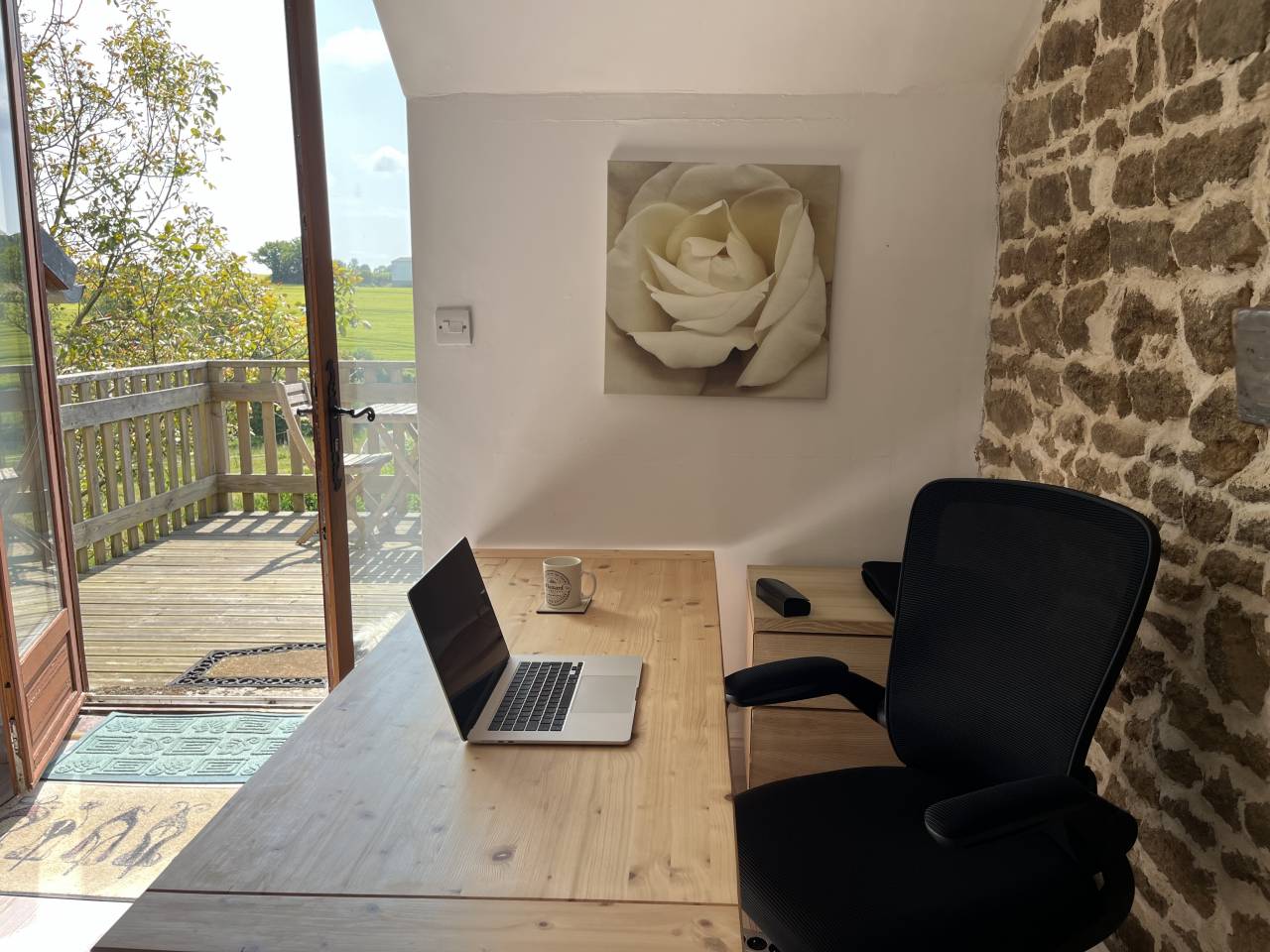 Fermette avec 2 gites, 2.2 ha, 53160 proche Mayenne