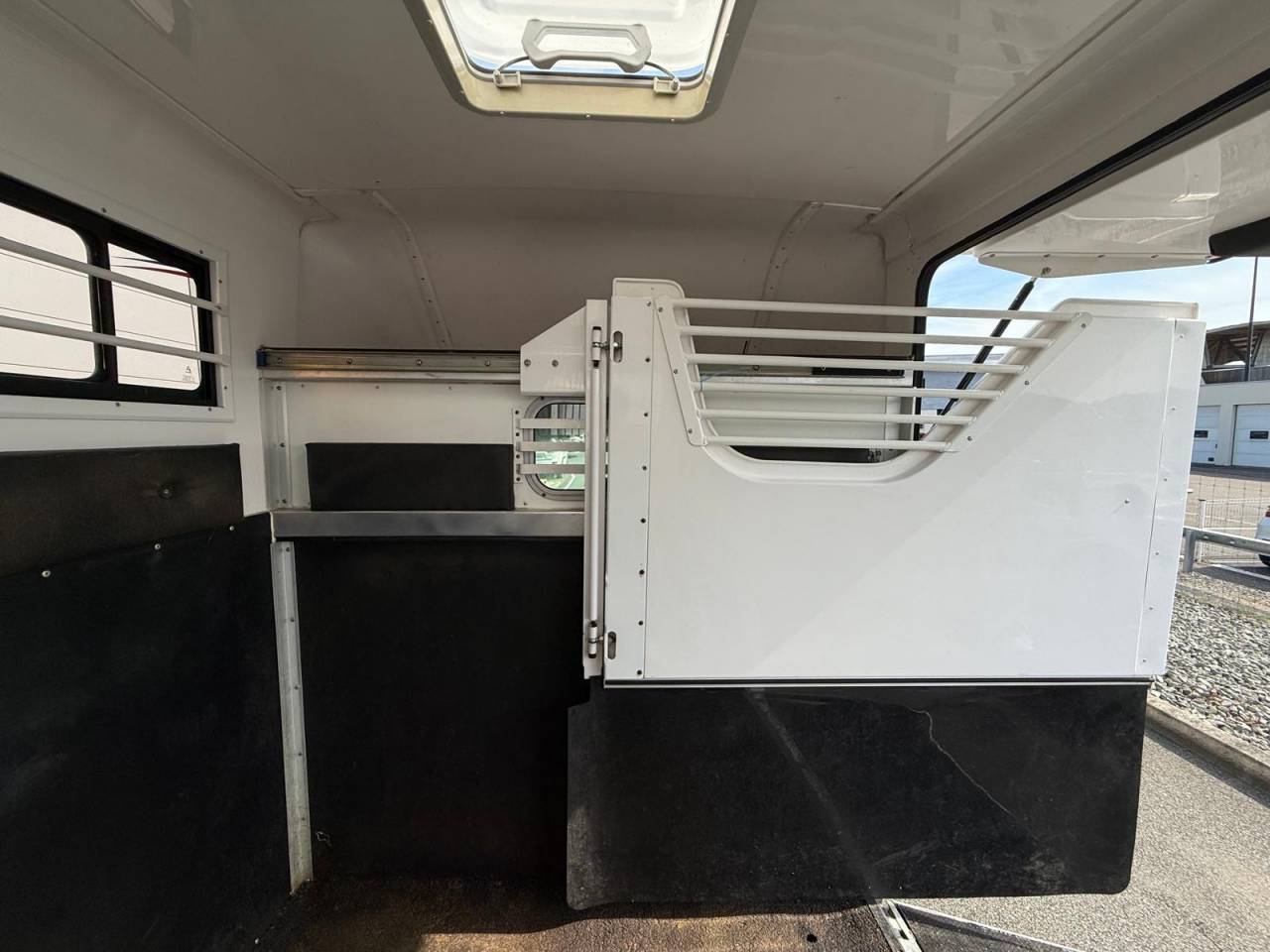 VL RENAULT MASTER 150CH STALLE BARBOT 3P - VENDU