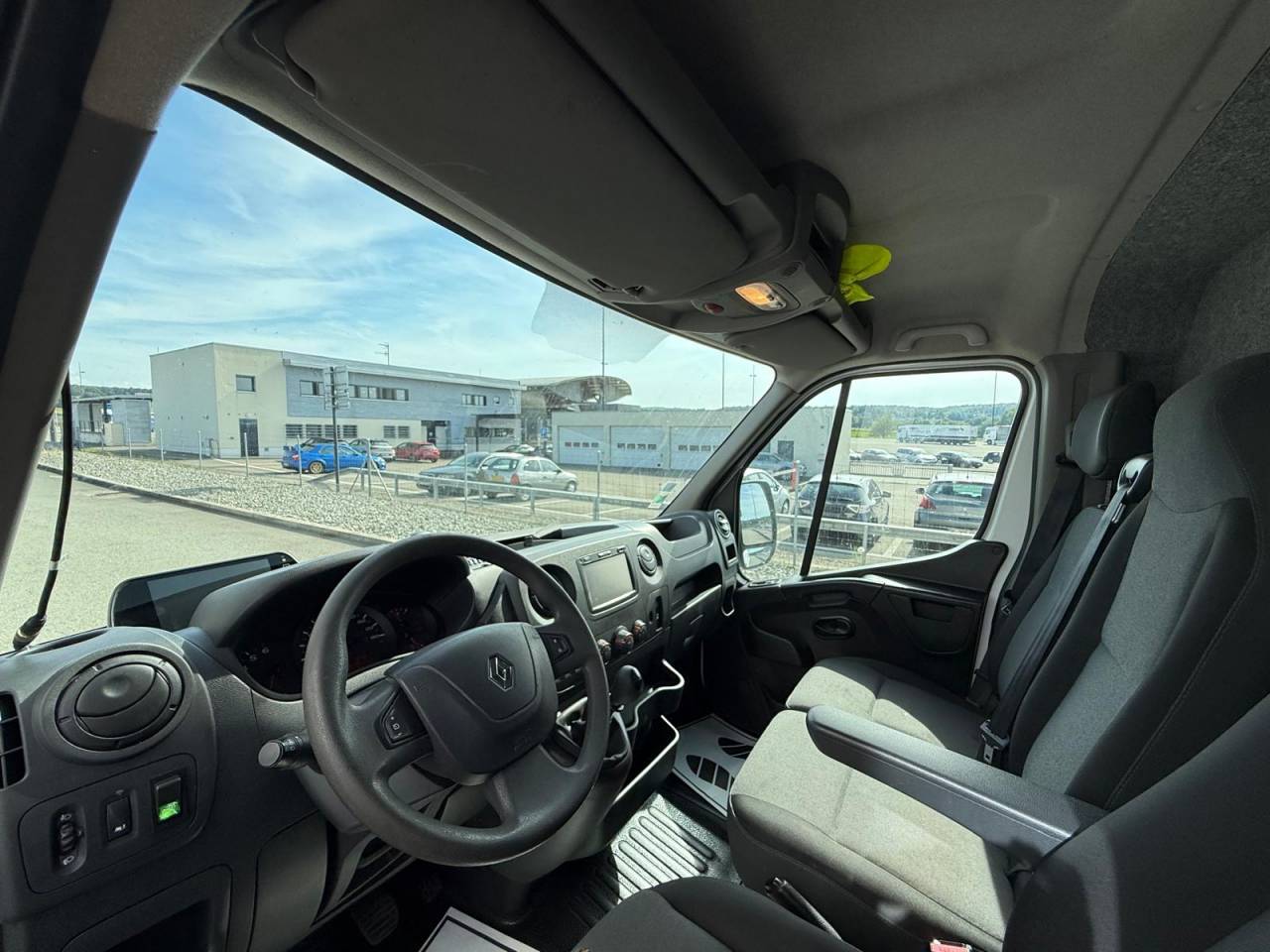 VL RENAULT MASTER 150CH STALLE BARBOT 3P - VENDU