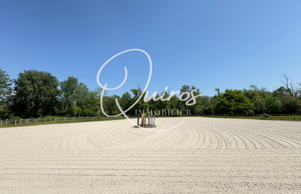 Charmante maison avec écurie et carrière – Fontaineblea