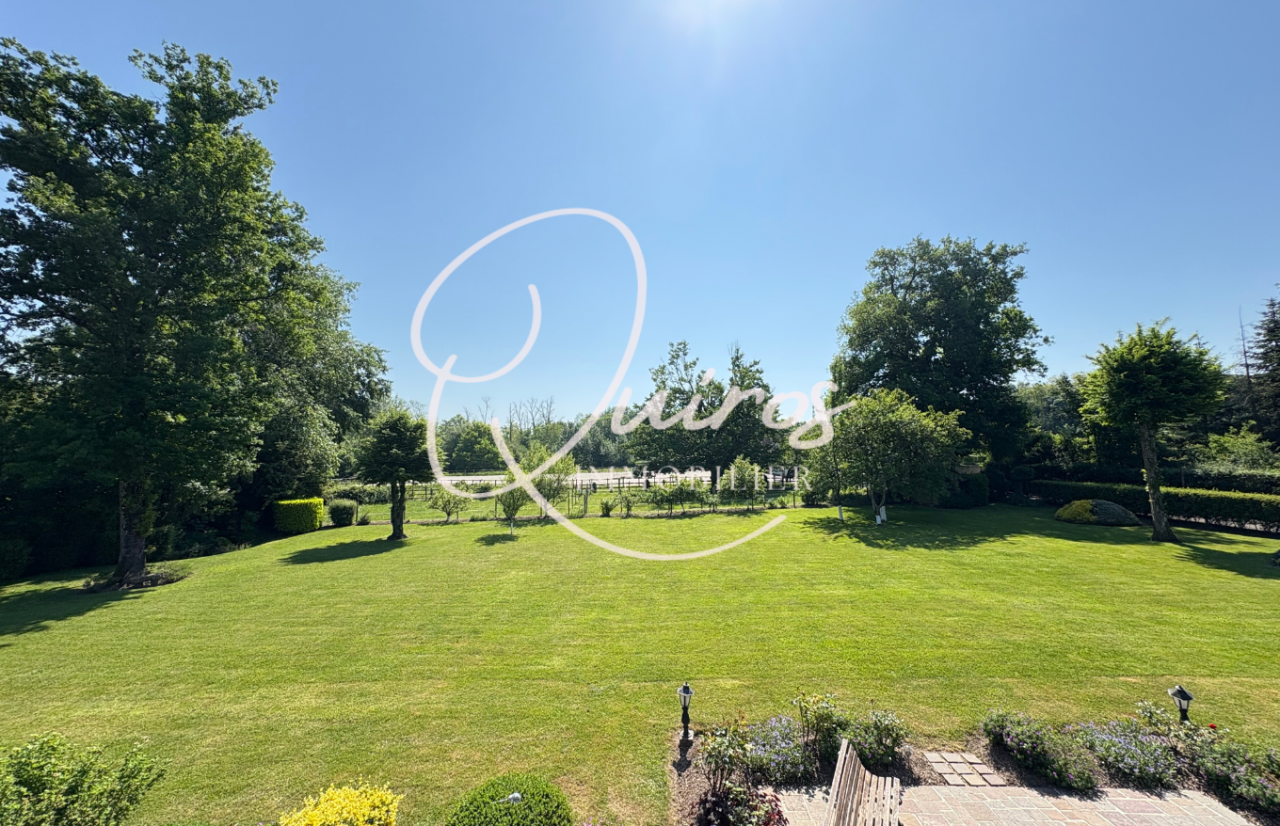 Charmante maison avec écurie et carrière – Fontaineblea