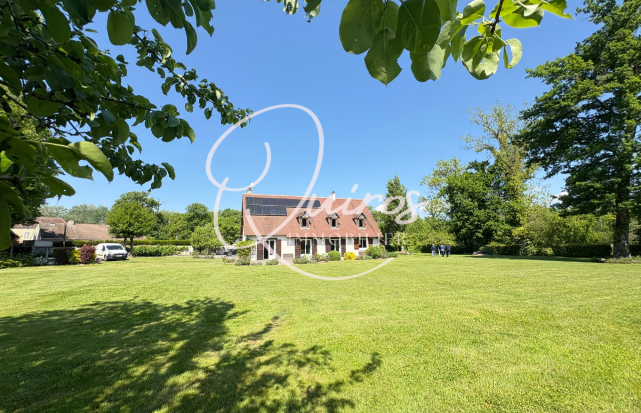 Charmante maison avec écurie et carrière – Fontaineblea