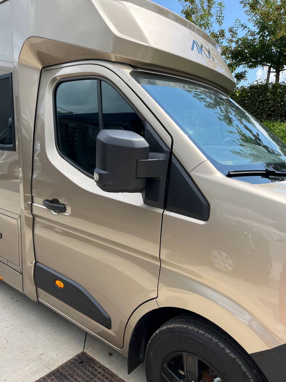 AKX DOUBLE CABINE BASE MASTER 