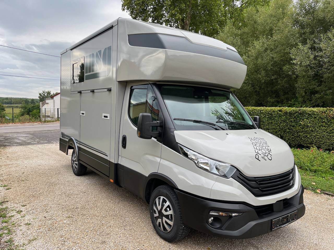 IVECO DAILY 35S210 HI-MATIC MSG STALLION LIGHT