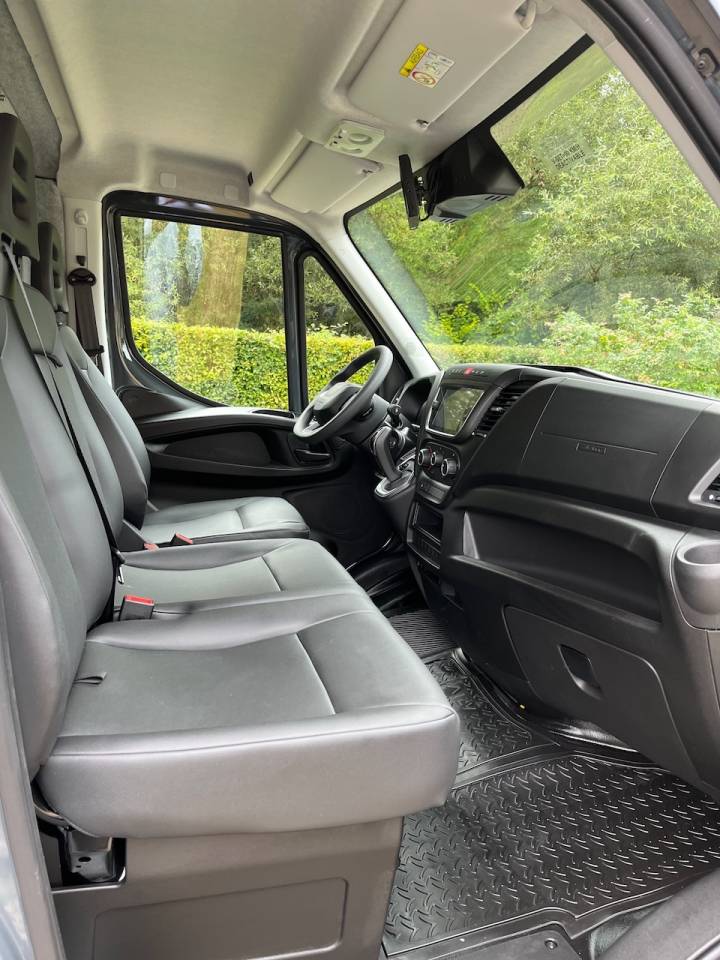 IVECO DAILY 35S210 HI-MATIC MSG STALLION LIGHT