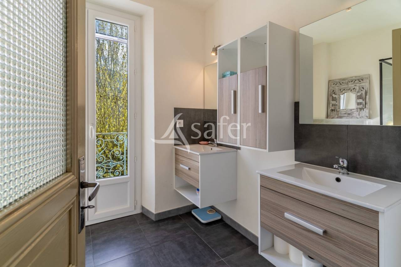 Domaine d'exception : 2 maisons d'habitations avec d&eacute;pendances