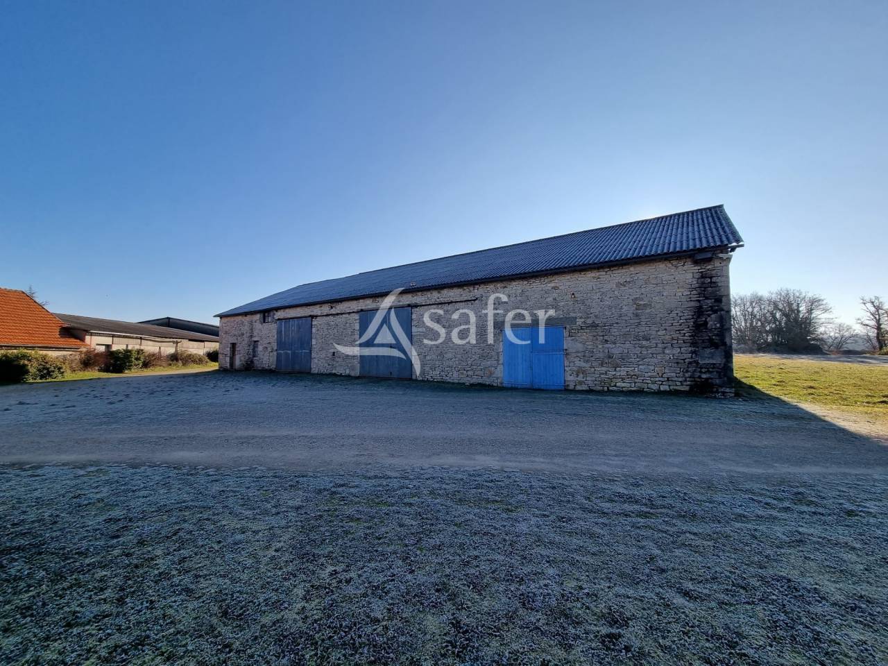 Ferme lotoise 14 ha au calme et proche A20.