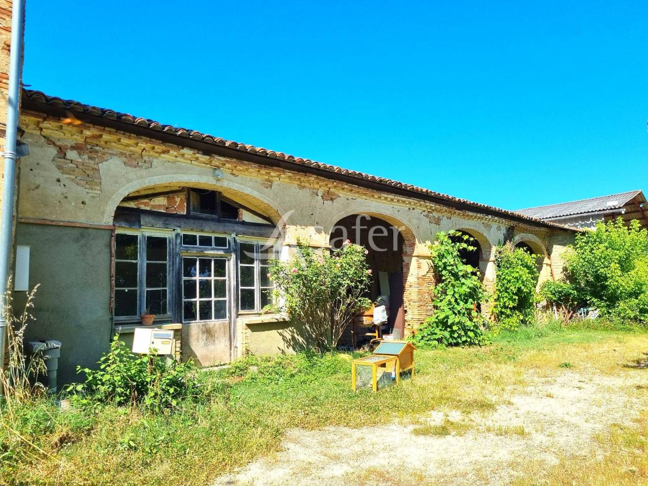 Exploitation Polyculture-Elevage avec maison à rénover et dép