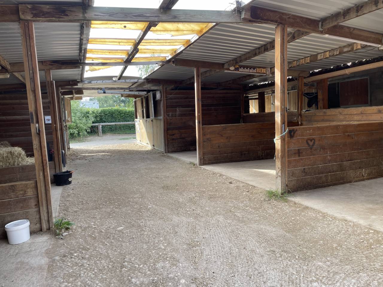 ETABLISSEMENT EQUESTRE EN ACTIVITE 25 HA PROCHE LYON
