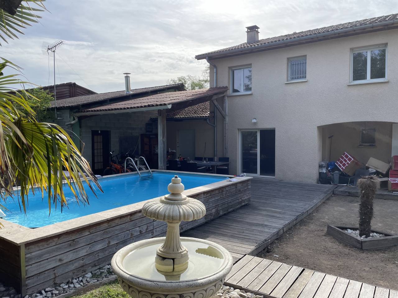 ETABLISSEMENT EQUESTRE EN ACTIVITE 25 HA PROCHE LYON