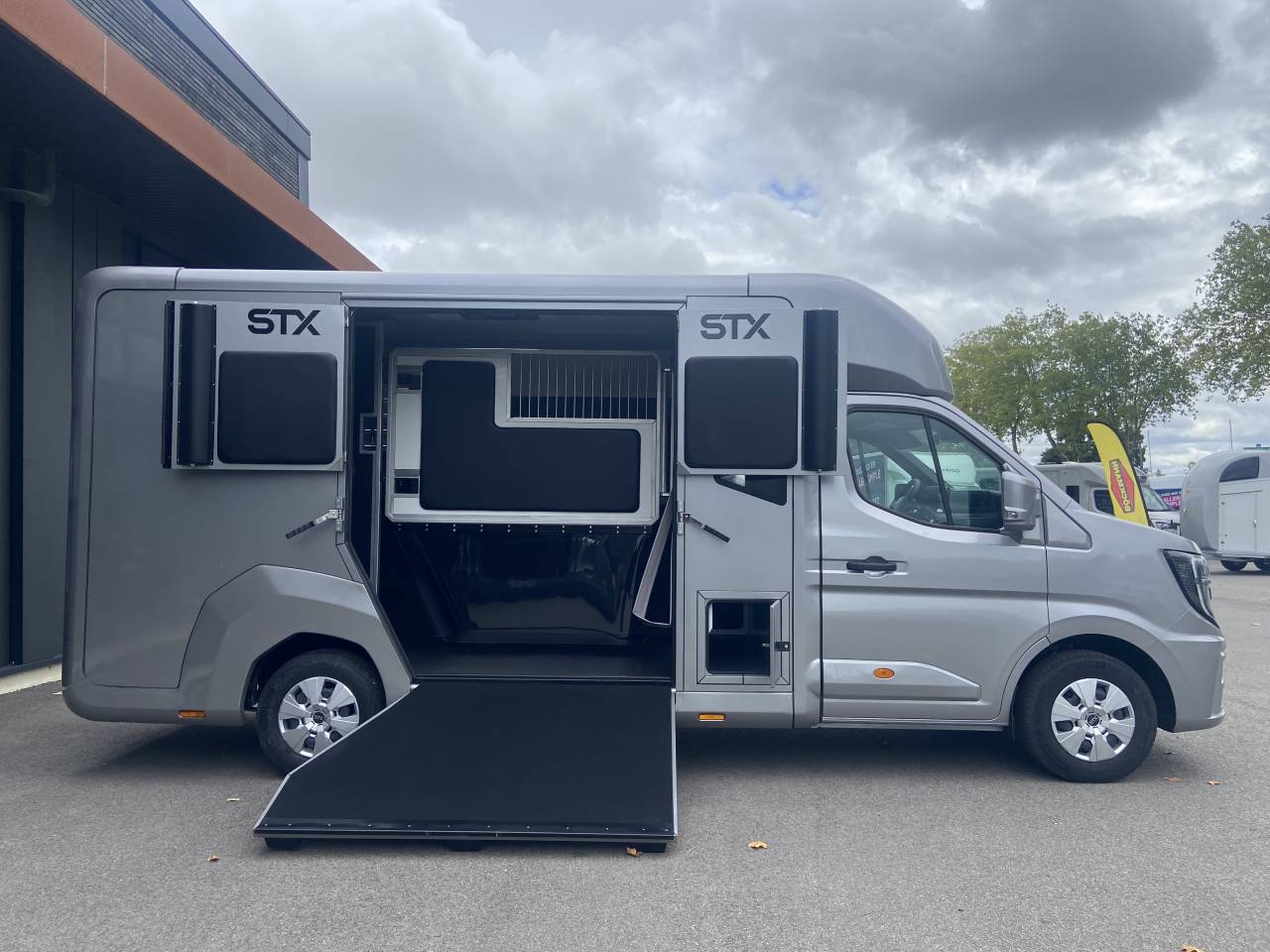 STX RENAULT MASTER - STALLE 5