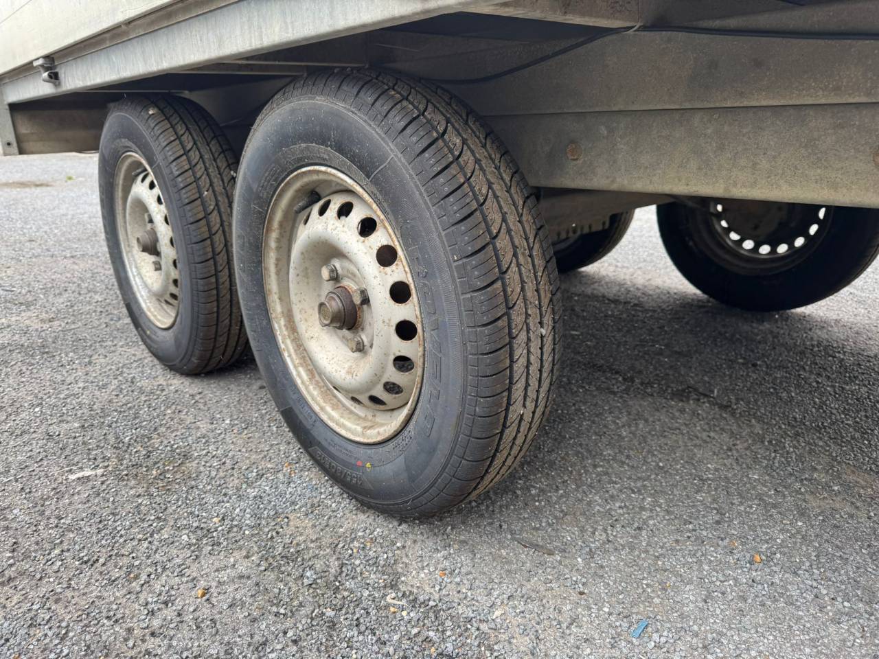 Remorque DEFICO –  250x150x92 – PTAC 975kg – Basculante