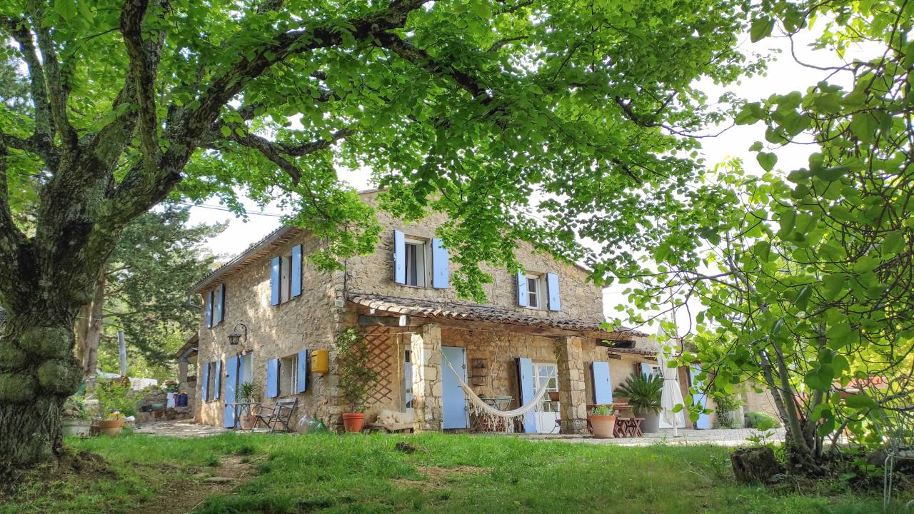 Ancienne bastide + dépendance sur 5,5 ha de terrain