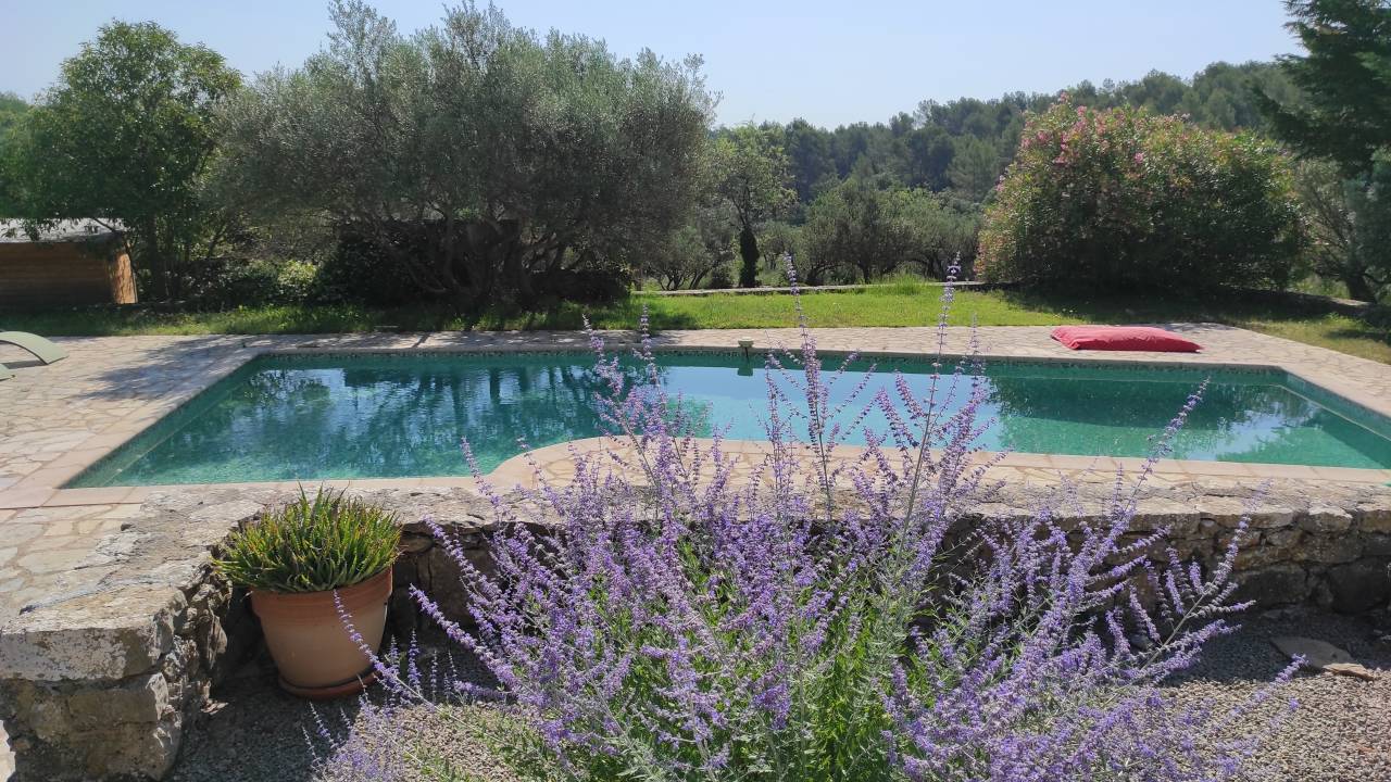 Ancienne bastide + dépendance sur 5,5 ha de terrain