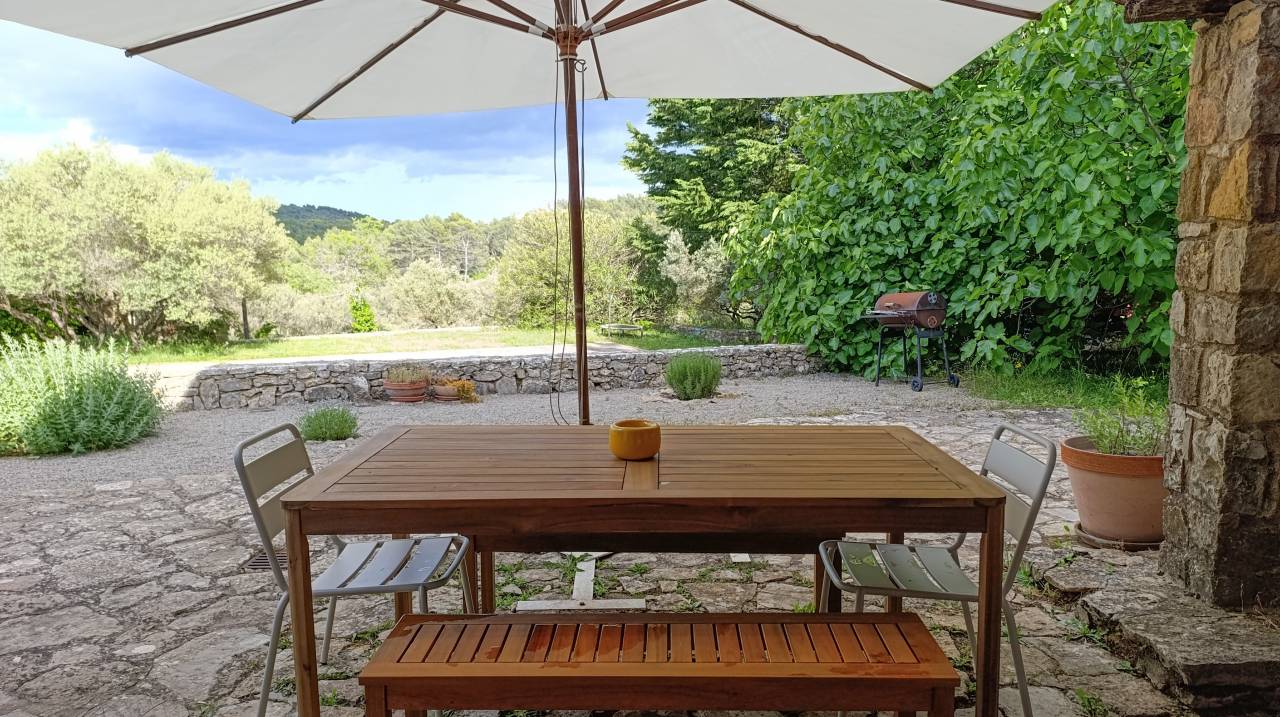 Ancienne bastide + dépendance sur 5,5 ha de terrain