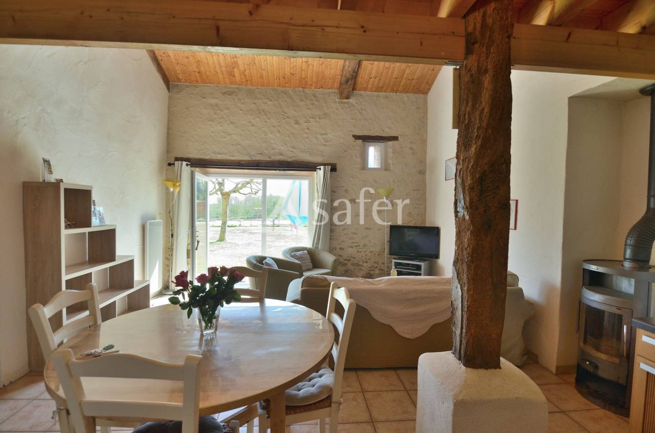 Maison d'habitation avec 2 gîtes équestres sur env. 6ha